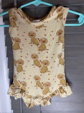 Kate Quinn 0-3 month Bamboo Girls' Yellow Lion Print Ruffled Tank Bodysuit